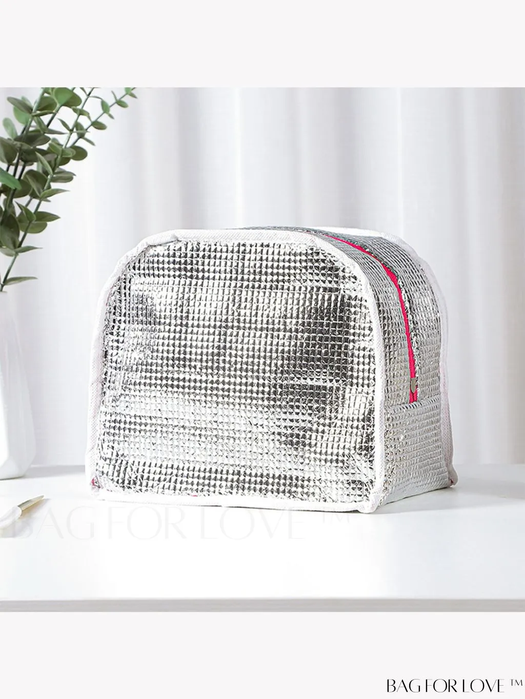 BagForLove - Burgundy Cartoon Bear Lunch Box Bag: Portable Thermal Insulated Picnic Carrier for Optimal Warmth.