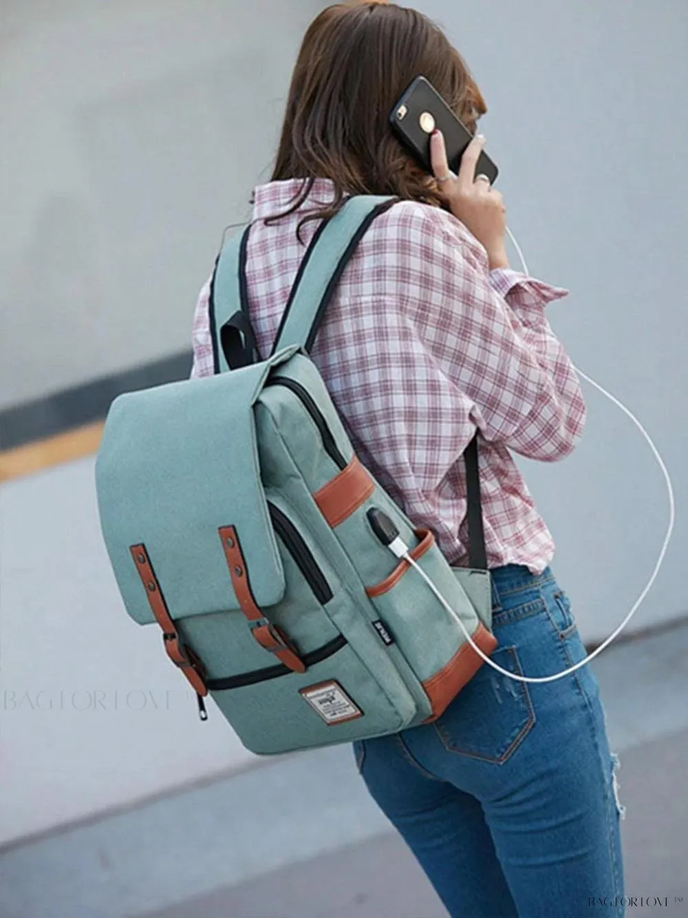 BagForLove - Classic Laptop Bag with Built-in USB Charging Hub