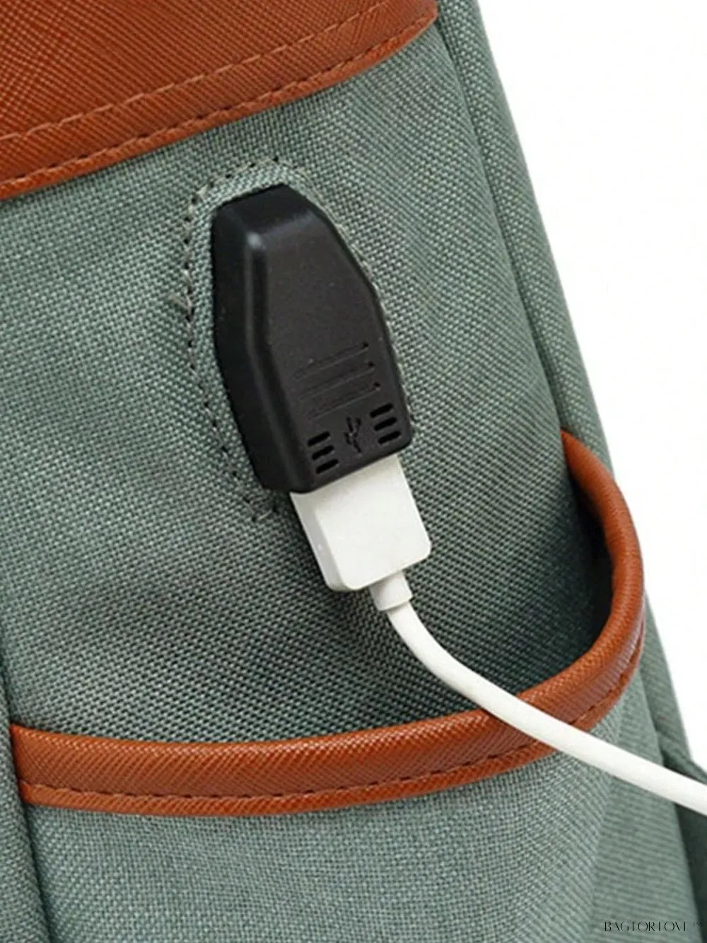 BagForLove - Classic Laptop Bag with Built-in USB Charging Hub