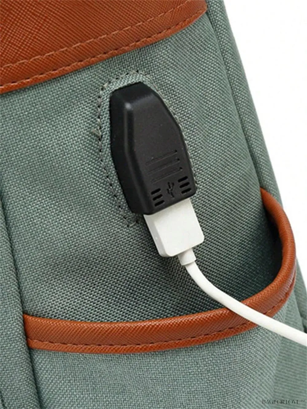 BagForLove - Classic Laptop Bag with Built-in USB Charging Hub