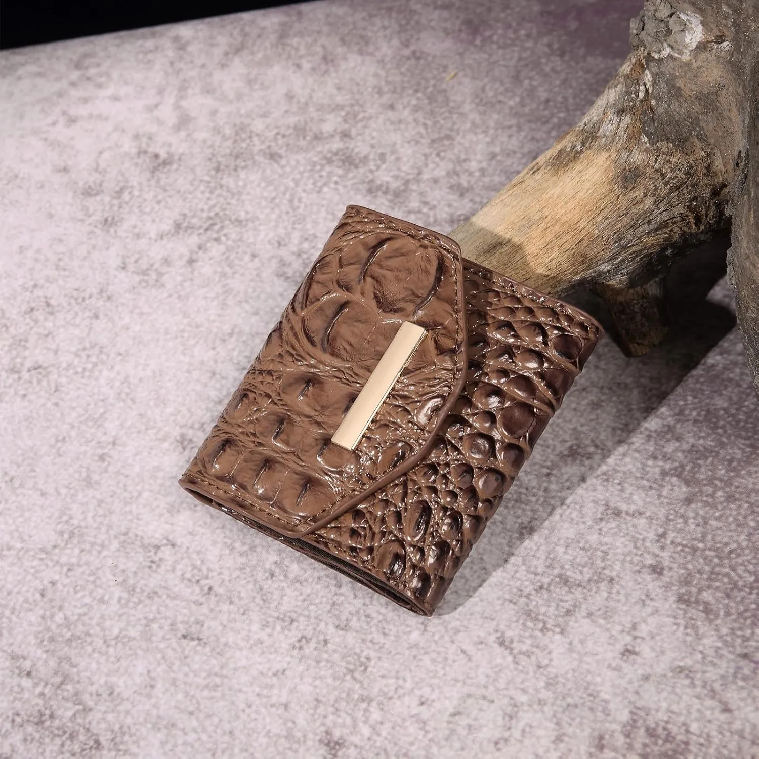 Crocodile Small Wallets Short Vintage Leather Credit Card Holder Luxury Clutch Mini Coin Purse for Women
