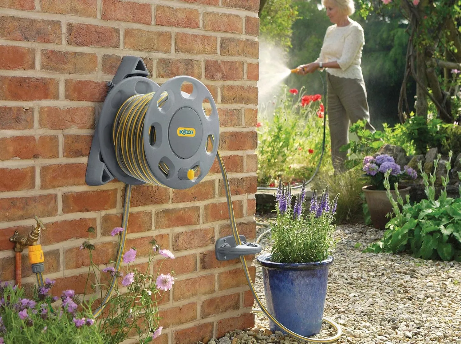 Hozelock 2420 30 Meters Compact Wall Mounted Hose Reel Hose Guide