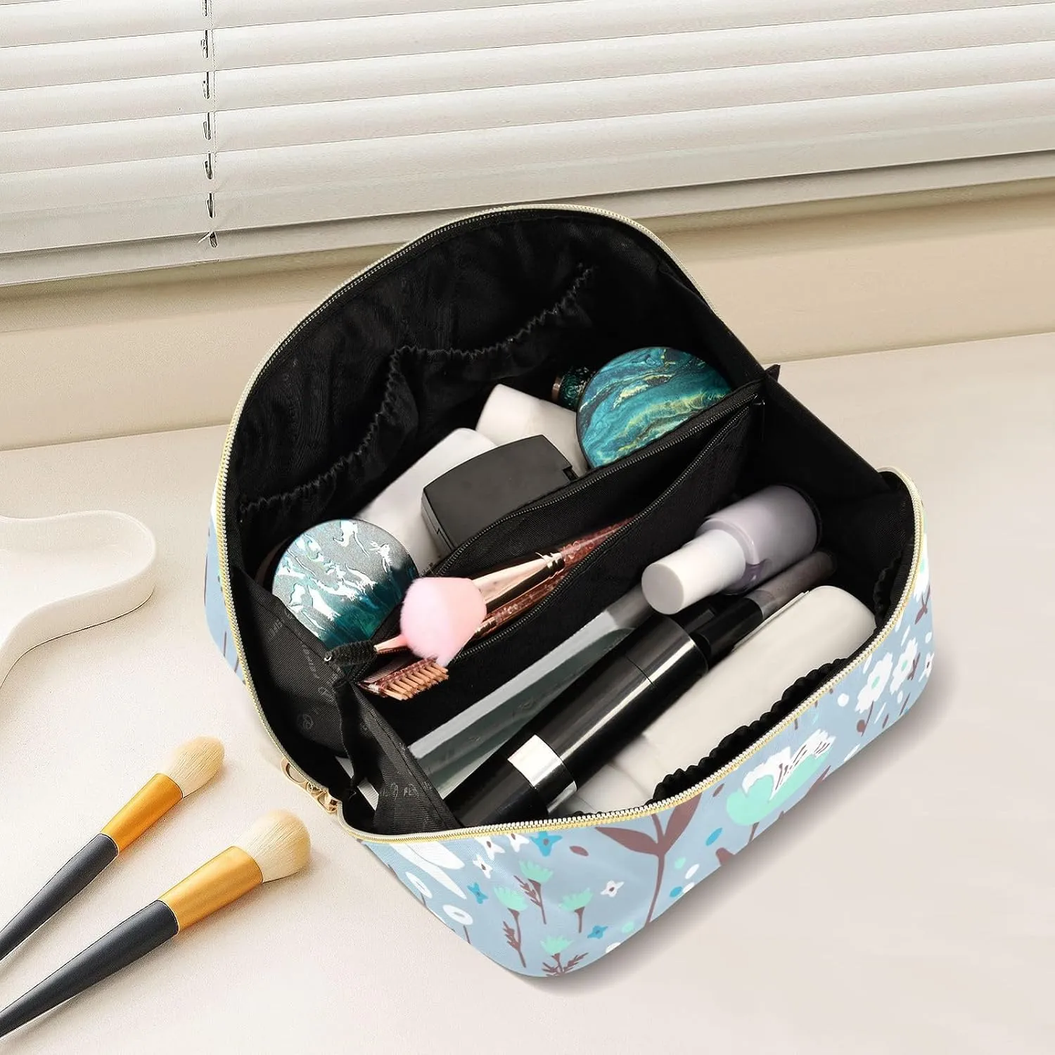 Spacious Rhombus Cosmetic Bag for Women Large Capacity Makeup Bag for Travel and Daily Use