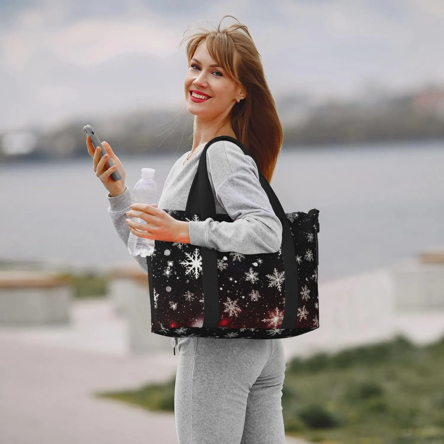 Travel Duffle Bag Christmas Winter Xmas Snowflakes Weekender Overnight Bags Luggage Bag for Women Men Waterproof Sports Gym Bag Hand Bag with Shoulder Strap