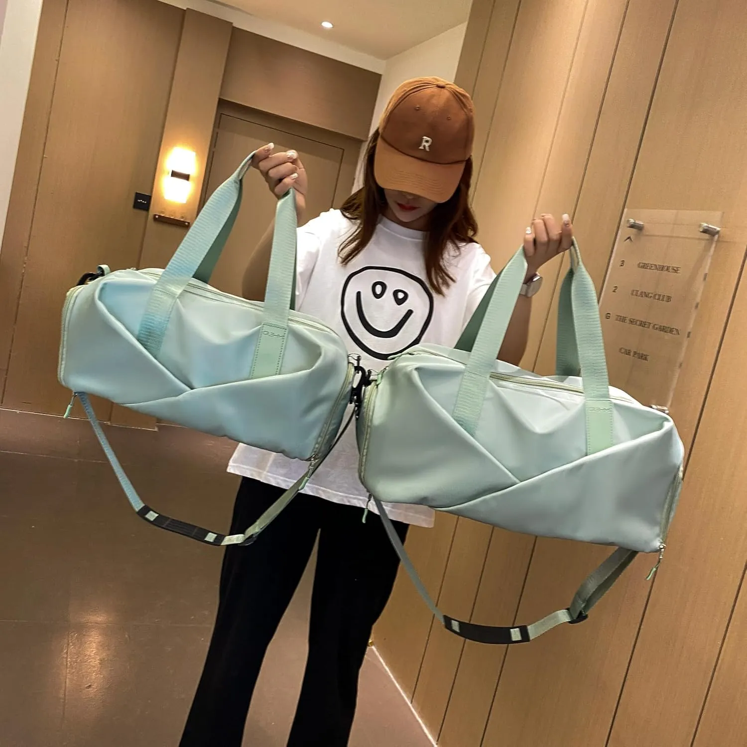 Unisex Large Capacity Gym Duffle Bag Waterproof Wet/Dry Compartment, Yoga Sports Tote for Swimming, Travel & Workout