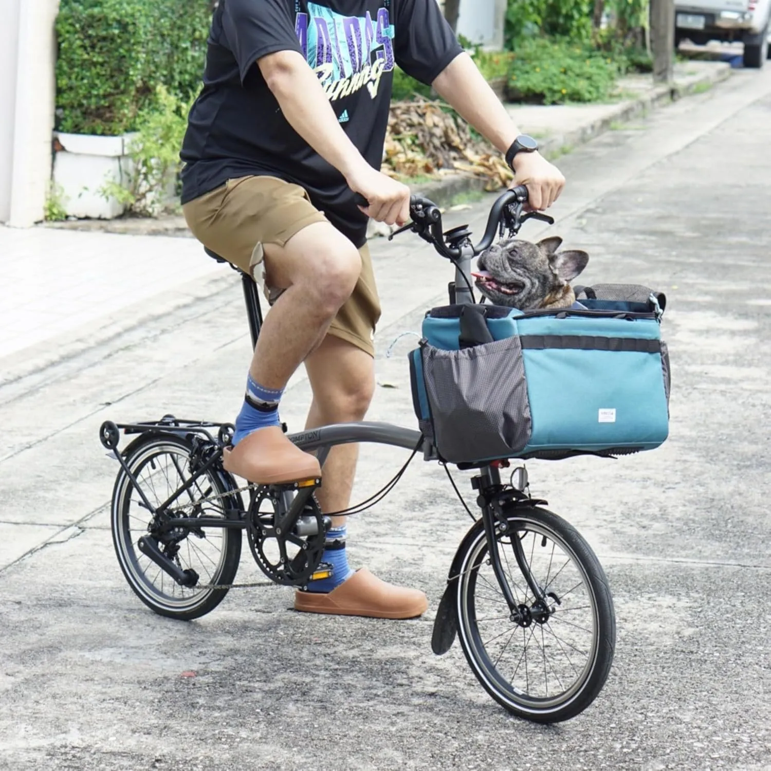 Vincita Caddy Pet Basket for Brompton Bike – Comfortable and Secure Carrier with Aluminum Frame, mesh Cover, Adjustable Strap, and Side Pockets. Compatible with Brompton Front Carrier Block. (Black)